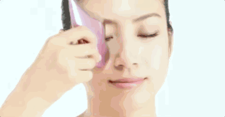 熊黛林首曝女儿照片,一家四口罕见同框幸福到开挂!