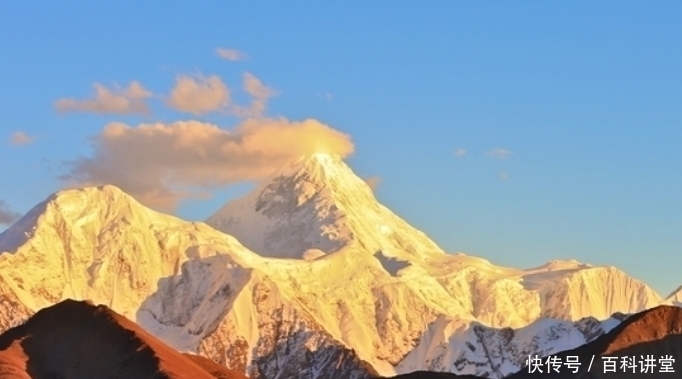 四川贡嘎山旅游胜地，人少景美，假期不用人挤人