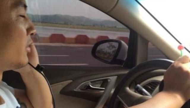  我国■比起超速，很多司机更痛恨开慢车的，他们正在扰乱我国的