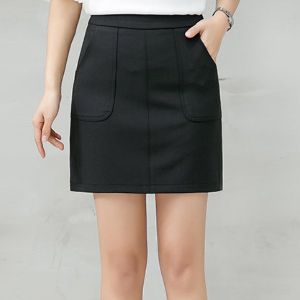 穿开叉包臀裙的女人那是真有女人味啊