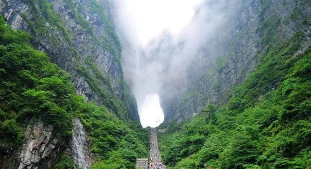 中国门票最贵的四大景区,最后一个高达3500元,有钱还不一定能进