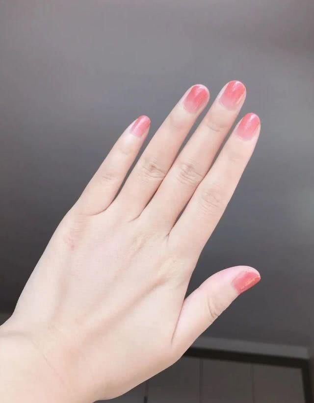  [夏季]明了解这种夏季彩妆产品是来赢利的，但還是想购买！