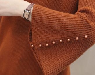 风衣该隐退了，现在流行这种毛衣衫，好穿不贵，美的恰到好处