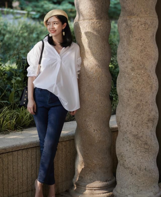 裙子上面@透明鞋已过期,“啫喱鞋”才是时髦精新宠,穿出雾气,看着就仙气