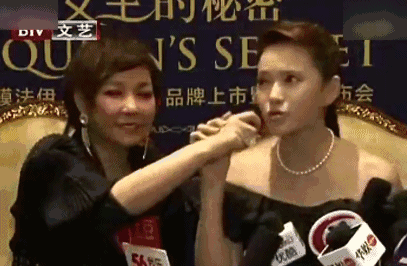 为了证明自己没有整容，有人开直播解释，有人晒出了亲妈的照片！