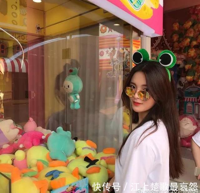 时髦办 ｜ 直男都爱杨超越？来看“锦鲤妹妹”的时尚穿搭