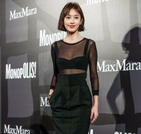 同穿透视衣，柳岩张俪吉克隽逸不走T台可惜了，这身材让人羡慕!