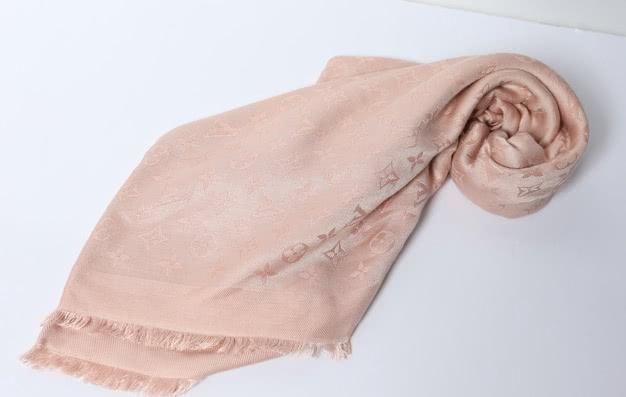 吴佩慈日常穿搭全是奢侈品，总价高达30万！