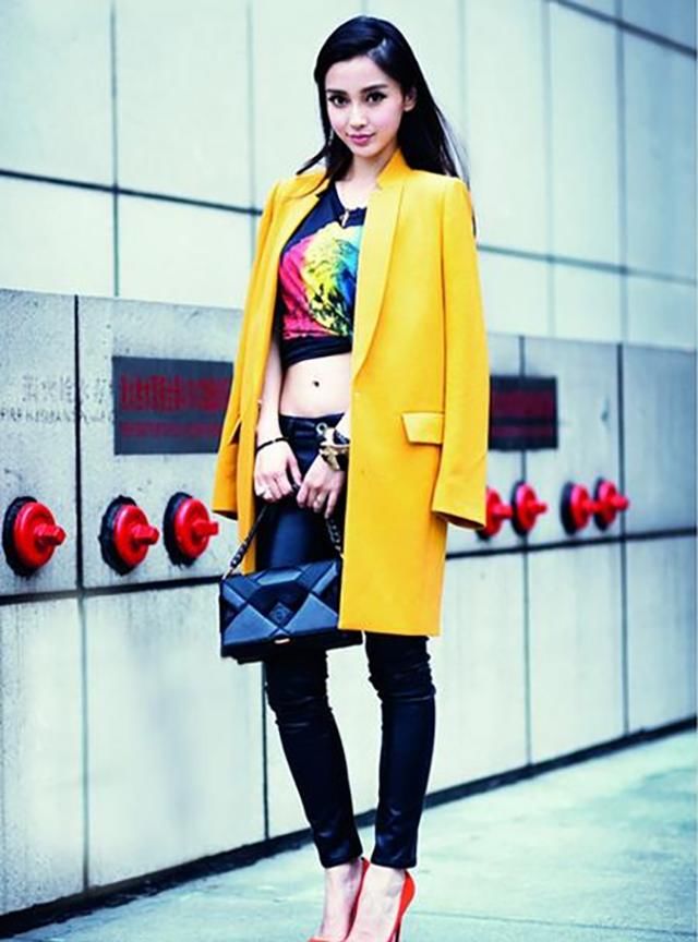  『淡黄色』色彩的搭配篇：非常容易“显黑”的淡黄色，怎样搭出现代感？