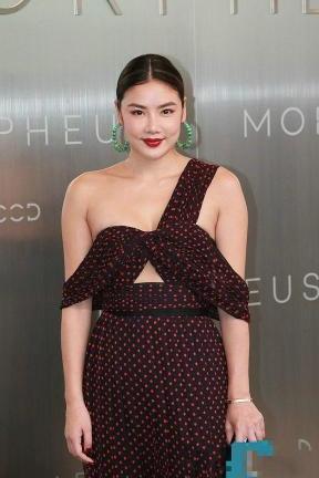 乐基儿放弃身材，这副乳和麒麟臂娱乐圈没谁了，网友：蒋欣你过来