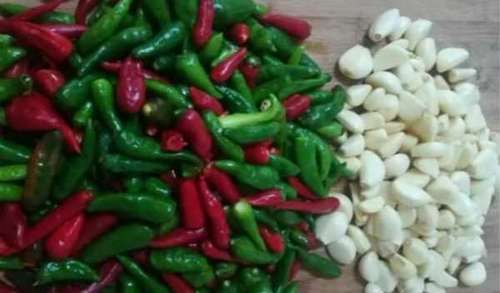 教你自制蒜蓉辣椒酱，比老干妈还好吃