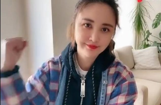  【情敌】张歆艺黑娃乐此不疲袁弘的情敌就是开心果，妖娆发型确实感人