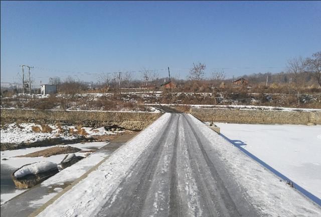  『妈呀』妈呀！东北太冷了！你在南方赏花玩水，我在雪地滚雪球打雪仗