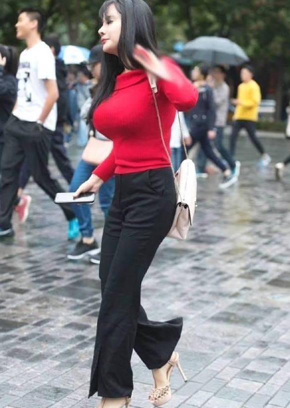 街拍美丽姑娘:路上并不缺少美丽的风景，只是缺少发现美的眼睛!