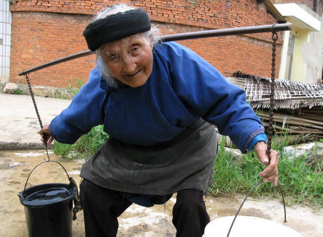  #相差#直击农村老人和城市老人的暮年生活，两者相差十万八千里