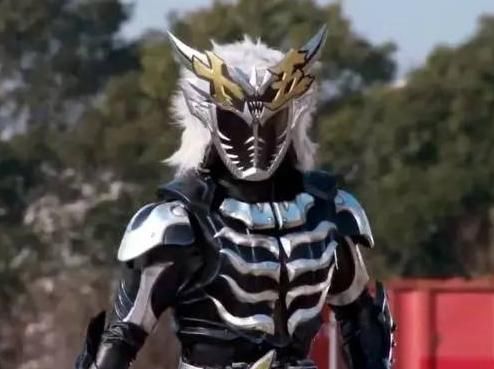 假面骑士decade与帝王剑