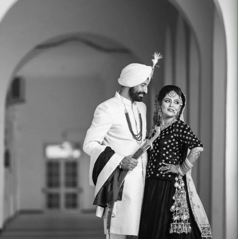 为什么印度的这个村子家家屋顶上都有飞机?