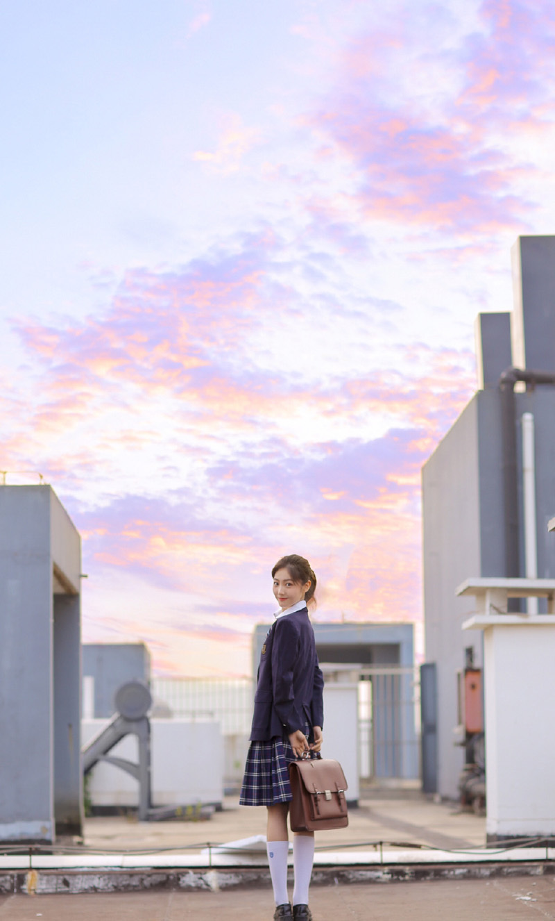 马尾辫清纯美女学生制服写真