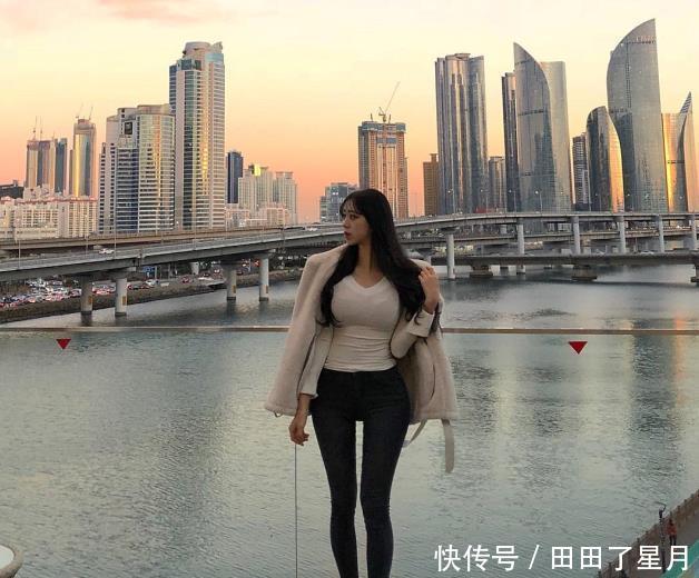  【舒适】牛仔裤看起来更加自然，带来女人的独特韵味！