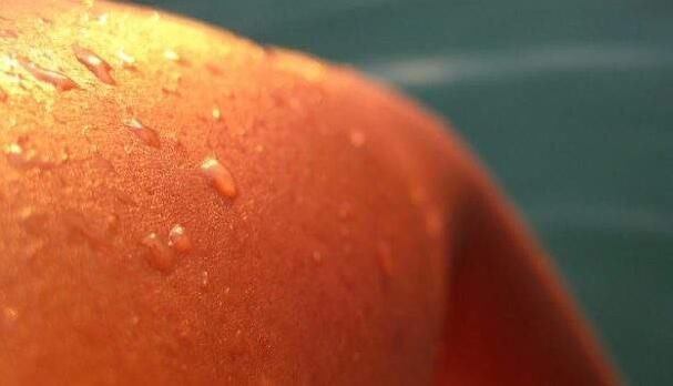 后背有痘痘需要除螨，及早知道2招能“消灭”