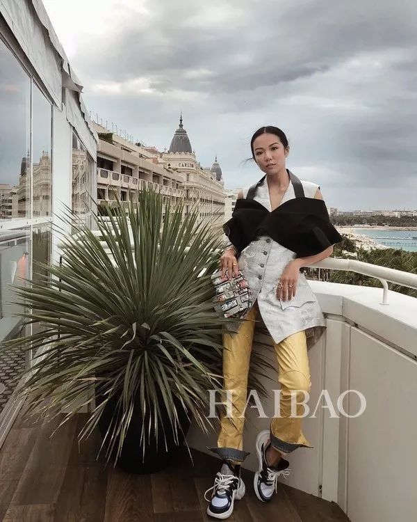 小个子夏日穿搭特辑!身高不足160cm的她们，怎么穿才能显高又时髦