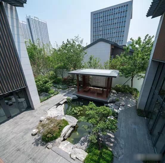  『改天』17个屋顶景观设计，网友直呼：好美，改天去买个顶楼带露台的房子