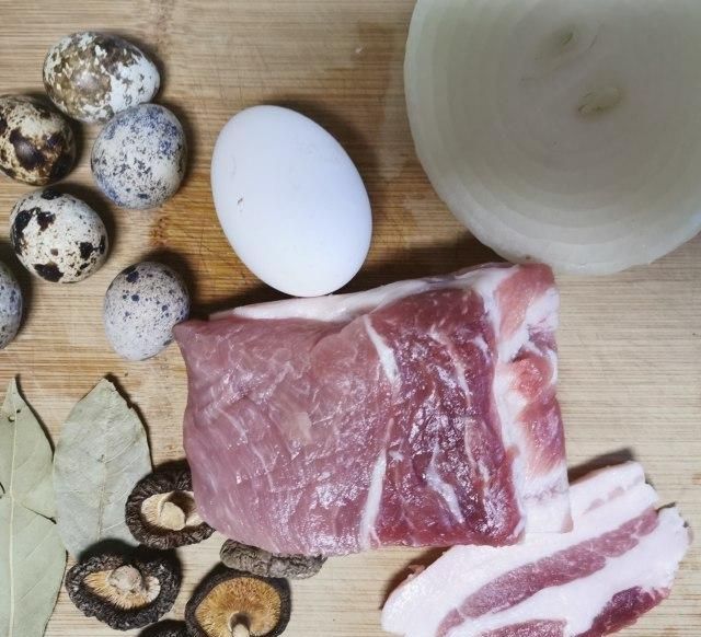  【台式】台式卤肉饭，香甜软糯的卤肉丁配一口劲道的米饭，越想越饿