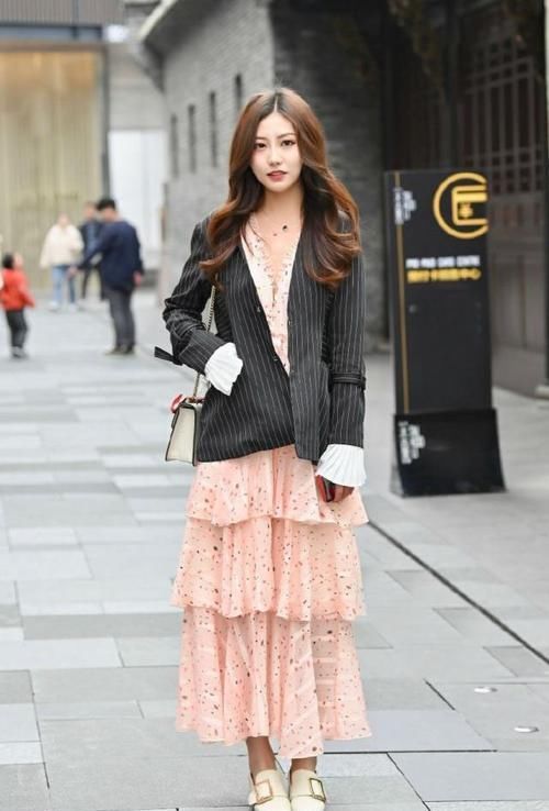  #不失#这些裙子靓丽不失女人味，穿自己的时尚，走属于自己的靓丽女神范