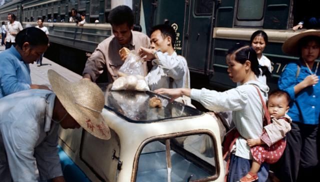 1973年中国百姓真实老照片：没想到那时候的人们是这样子生活