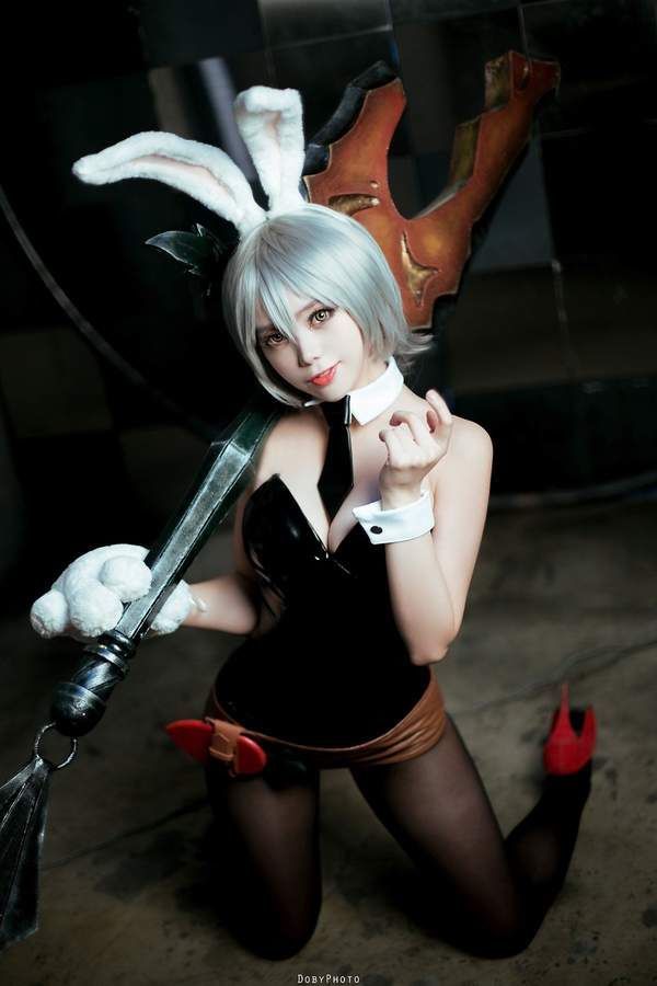 韩国辣妹Cos《LOL》兔女郎瑞雯 黑丝美腿让人欲罢不能