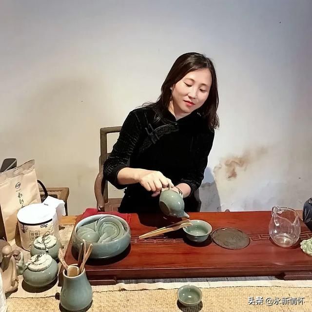  『如诗之』几缕思愁随远溢一袭旗袍女人花