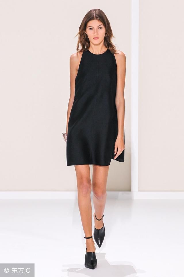 天啊，刚上新就火爆的连衣裙，太洋气迷人了，美的不像70后