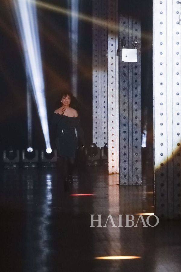 成熟优雅Mix少女甜蜜感!Adeam 2019春夏女装秀，海报网带你亲临20