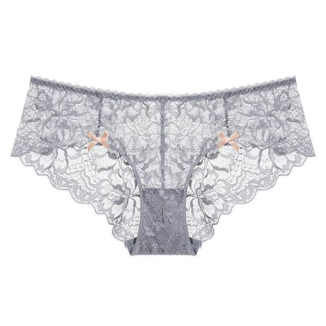 80后的我，莫名的就喜欢上了蕾丝三角裤，也许这才是适合的年龄