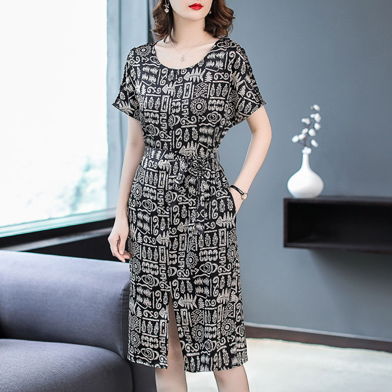 哇!第一次见到这么会打扮的女人，高雅裙+小高跟，美得动人心魂