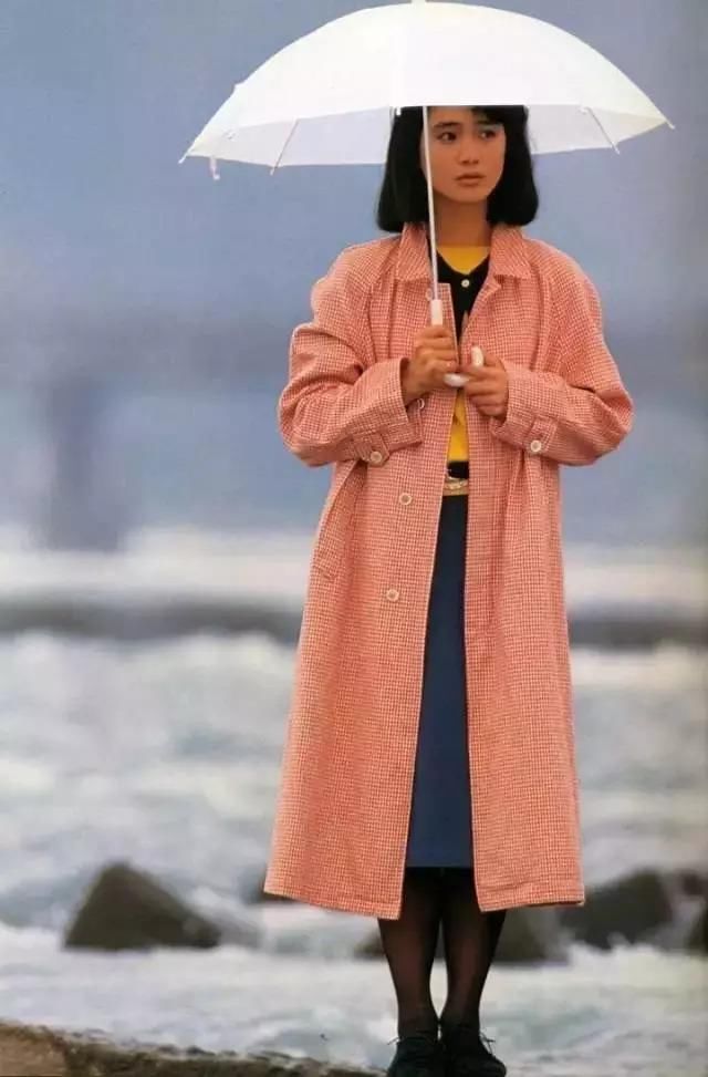 看完80、90年代的日本时尚，美的让我想穿越时光……