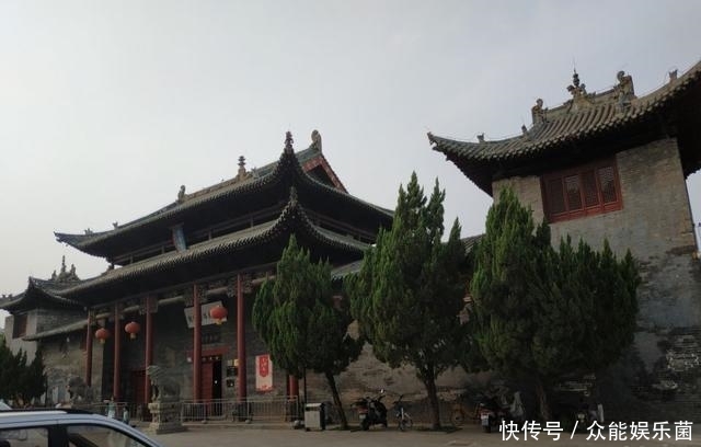 从不声张的洛阳民俗博物馆大门