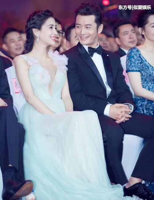 有黄晓明陪杨颖胆都大了10倍，敢这么穿低胸装，终于像生过娃的