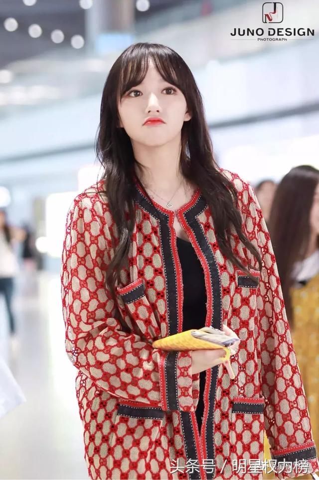 女明星私服PK，穿搭效果最佳的竟是她？