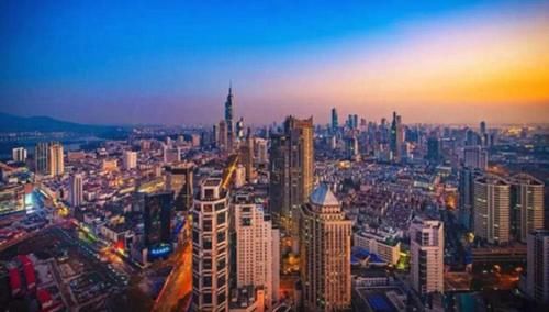 中国“最强”的两座二线城市，名气大过新一线，成为旅游胜地