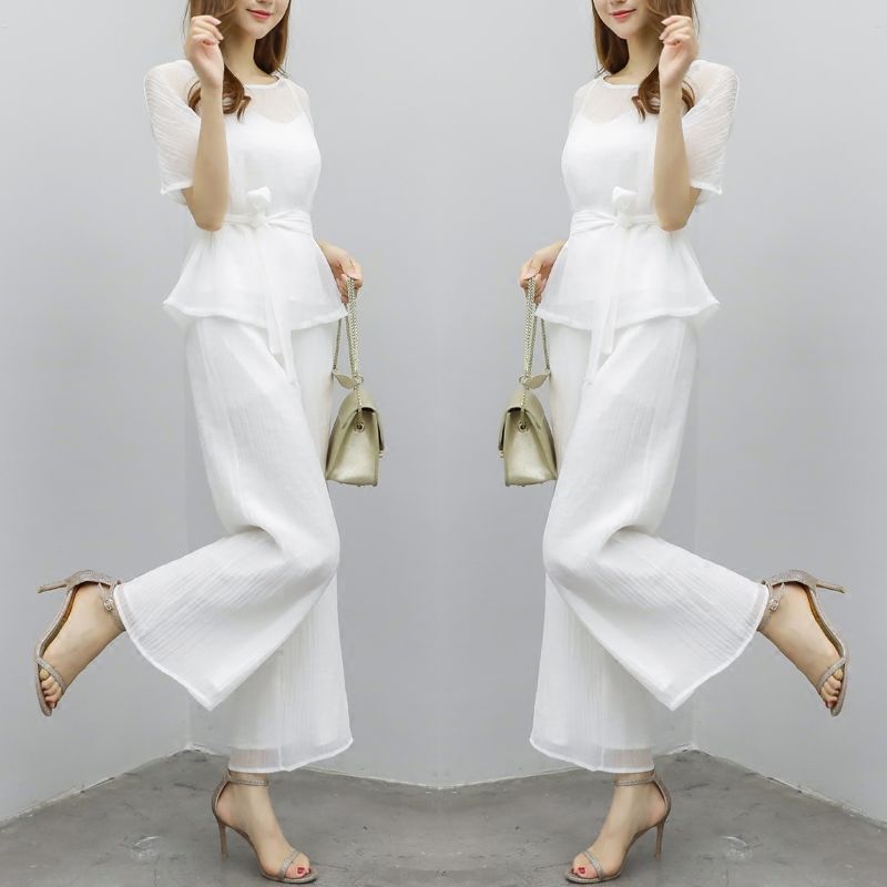 身材丰满的女人，建议穿“紧致裙”，性感优雅，男人见了都着迷