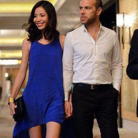 曾因长相被抨击，进入国际时尚圈嫁法国贵族，今比郭晶晶还滋润!