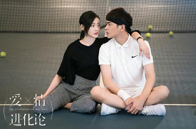 张天爱这“腿精”真不白叫！不管多难驾驭的OL装到她身上都那么美