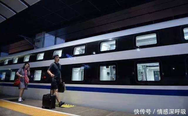 中国最舒适的卧铺，不仅价格非常实惠，行车速度也比火车快多了