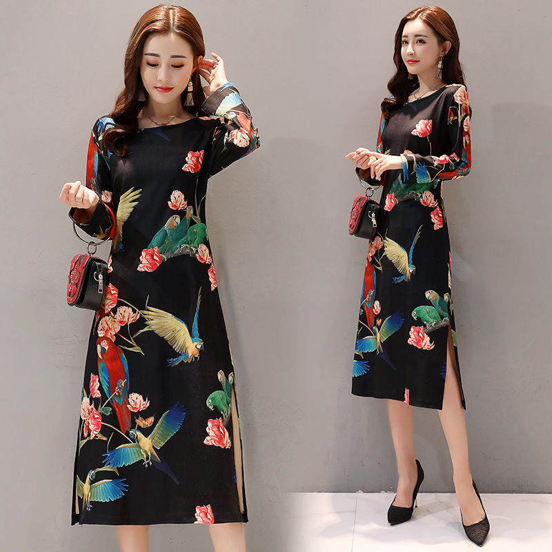 哥哥结婚，53岁妈妈穿这，高雅旗袍裙!风韵犹存，简直惊艳全场