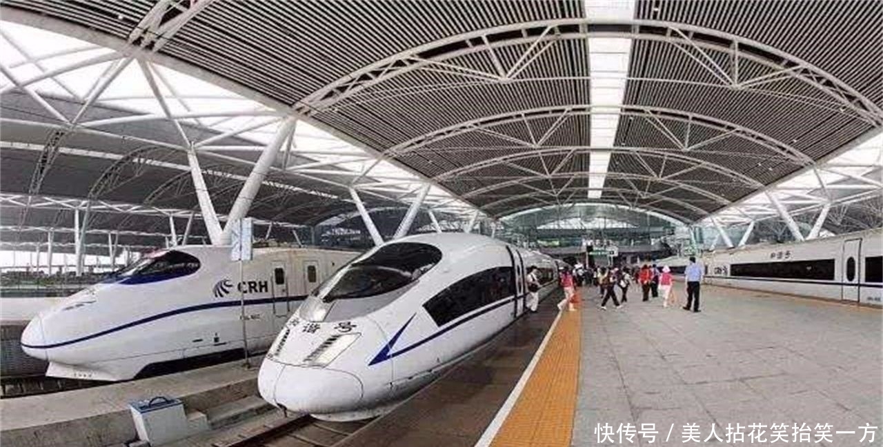 我国未来的超级高铁：到站不停车乘客就能上下车，太震撼了！