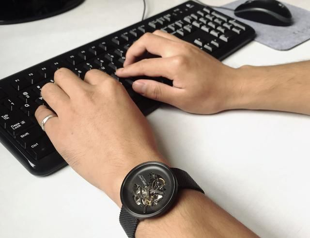 这款在小米有品火爆的机械表，颠覆了我对国产表的印象！