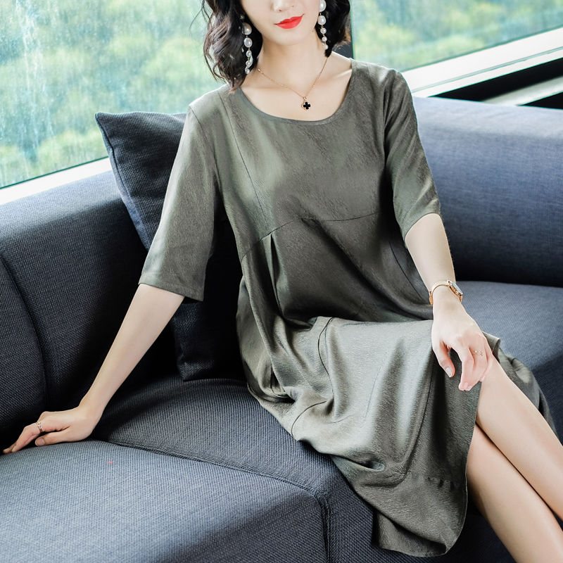 52岁老婆真开窍了!学下面女人这样穿，高雅巧显瘦，忒美嫩动人