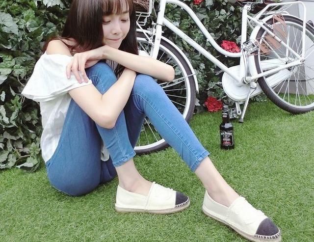  没错■街头偶遇一美女，由内而外散发都市女郎气息，是最佳女友型没错！