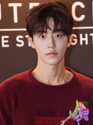 男生修颜刘海短发发型 轻松打造温柔暖男范